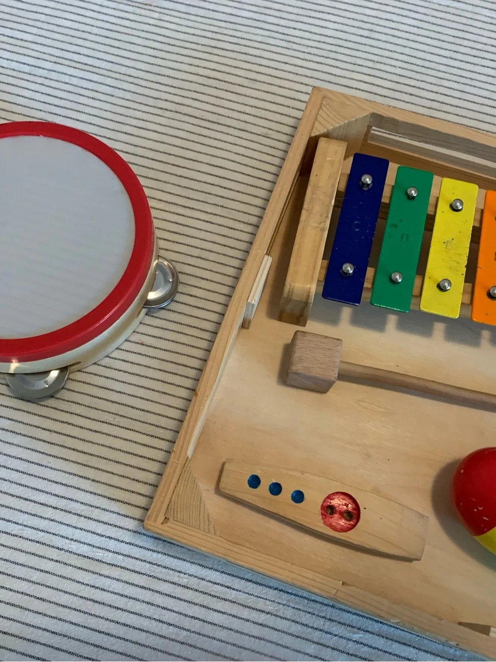 Melissa & Doug Multicolor Wooden Xylophone and Maracas Set